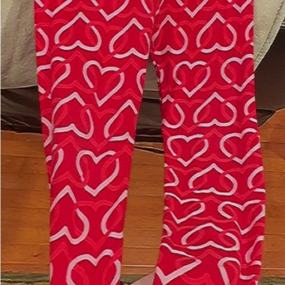 Lularoe tween size Red Heart Patterned Leggings